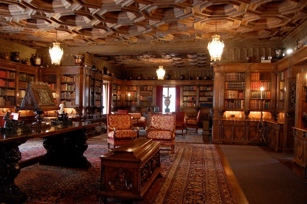 Hearst Castle Library 04.jpg